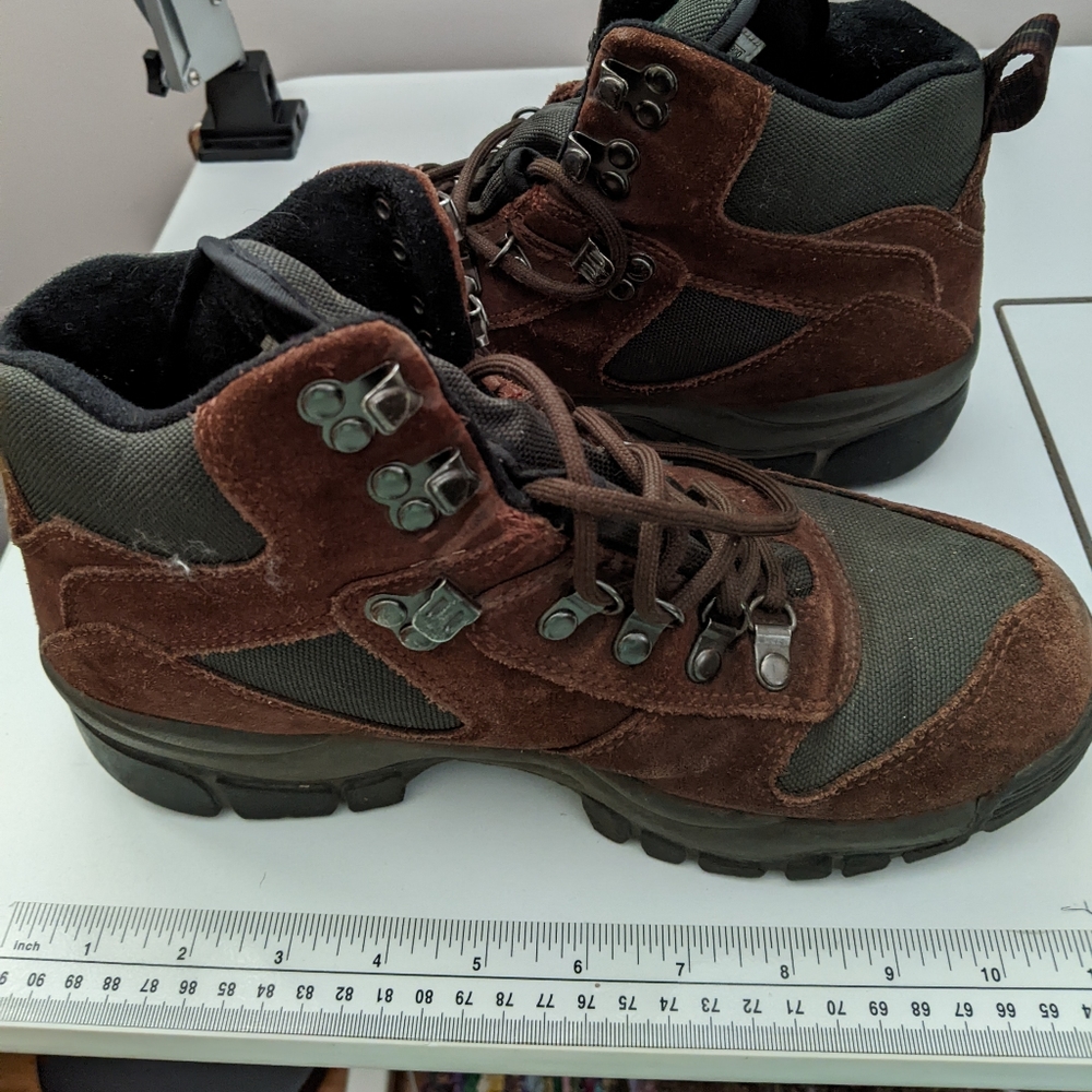 EMS Day Hiker, Brown suede Boots w green accents, Men's size 9, Original Owner